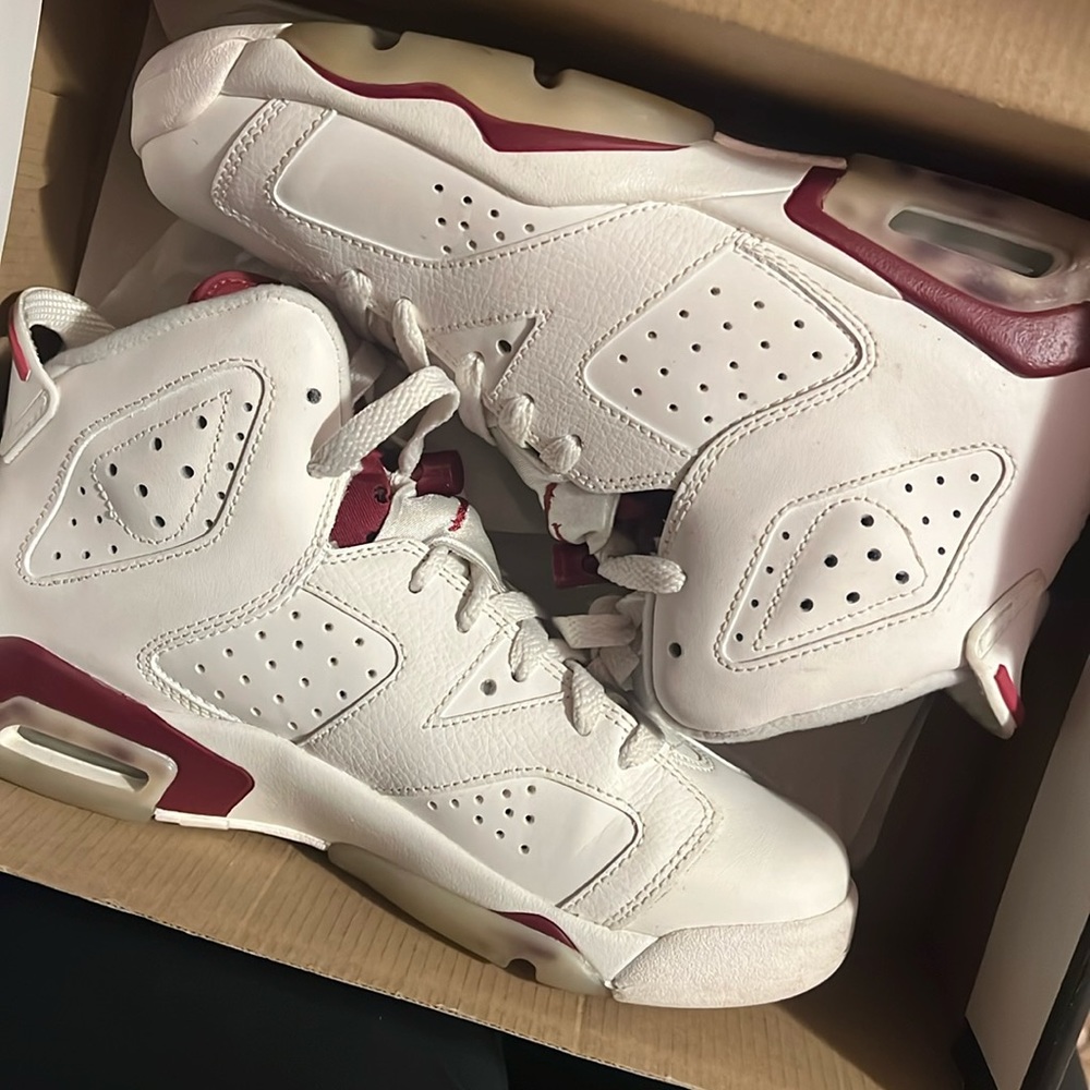 retro 6 maroon